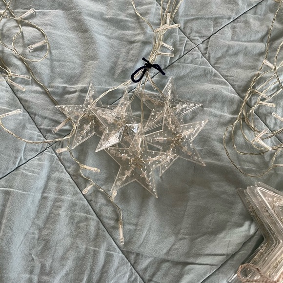 Star Curtain Lights 2 sections of 9’ 8 different settings Fully Working! - Picture 8 of 10